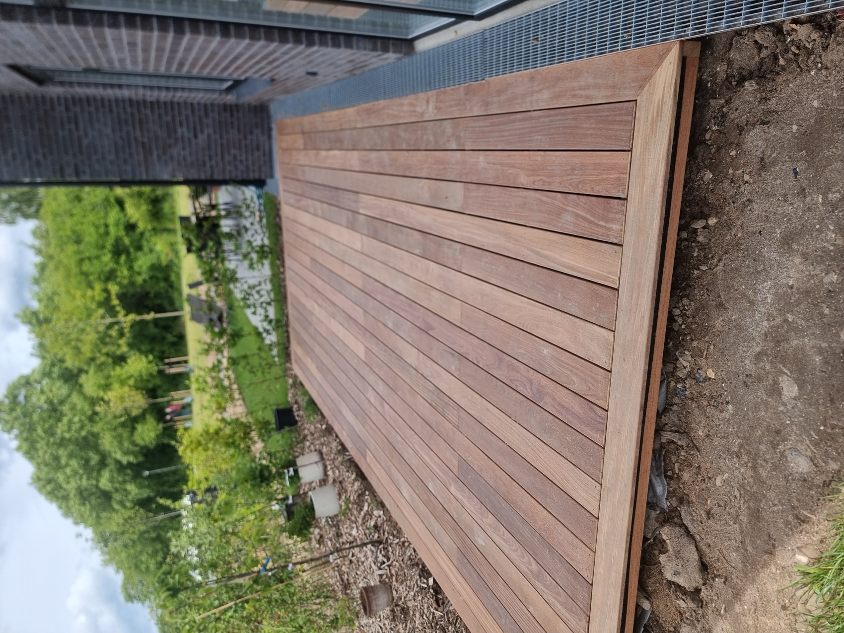 Hævet træterrasse